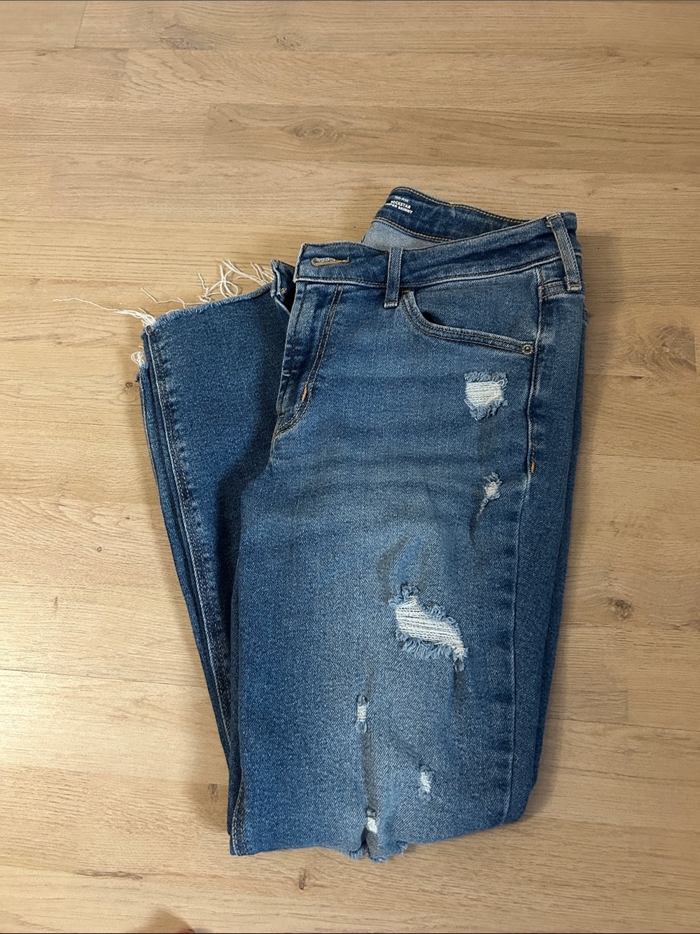 Old Navy Distressed Cropped Jeans - Blue